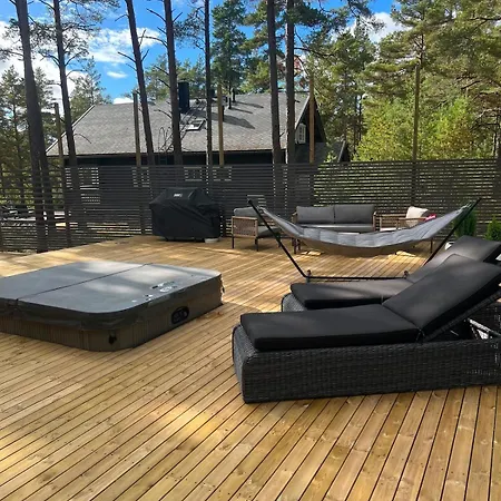 Kompassi - Turku Archipelago - 2 Hot Tubs Villa